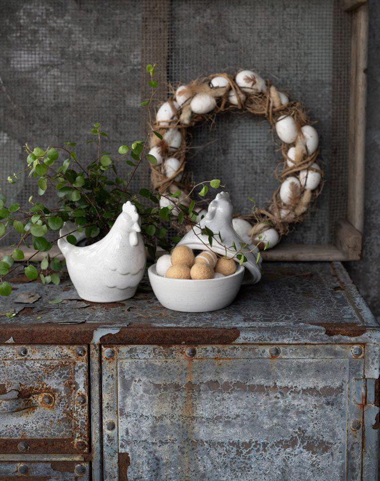 Hen Planter