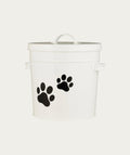 Pet food bucket with lid