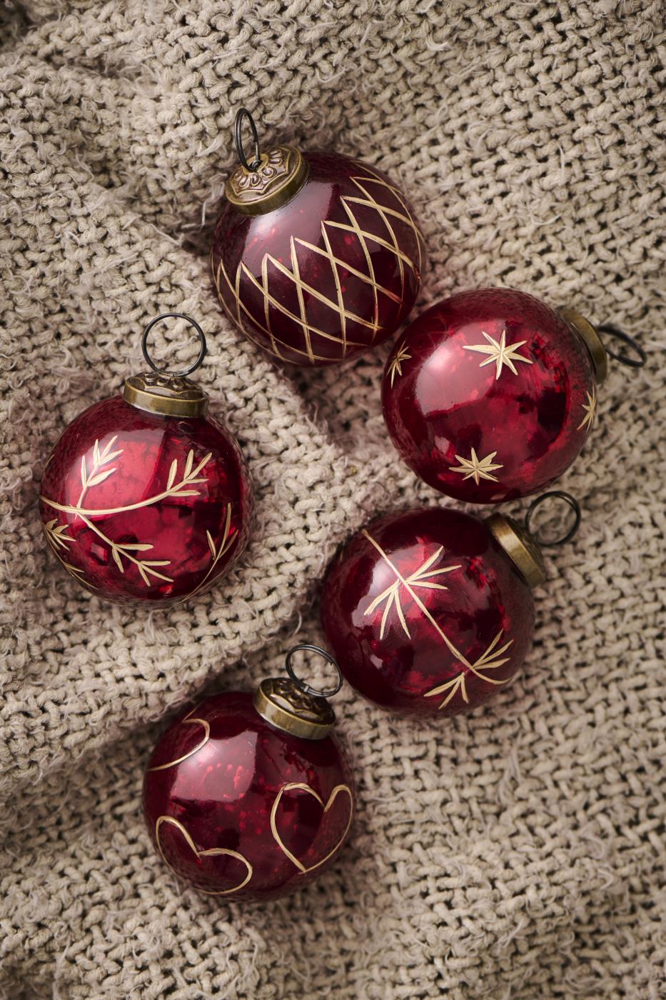 Christmas Bauble - Red with Gold Engraving. Set of 5.