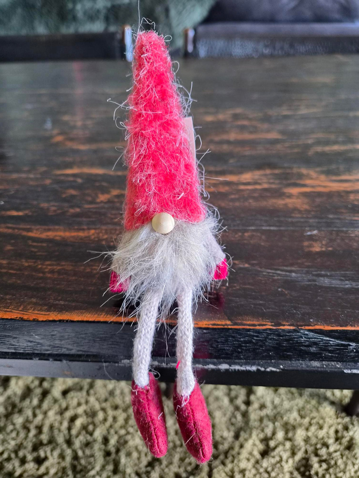Mini Red Sitting Gnome – 20 x 6cm