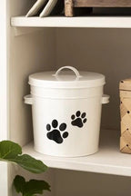 Pet food bucket with lid