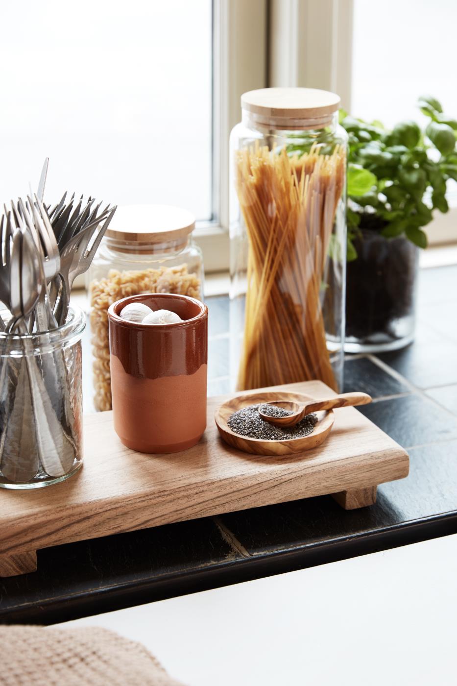 Serving board oblong with feet