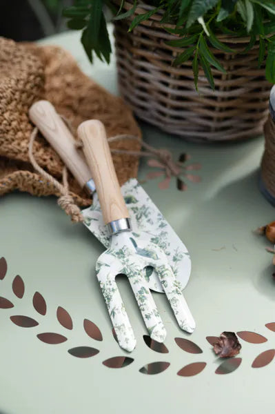Spira Garden Tools - with pattern