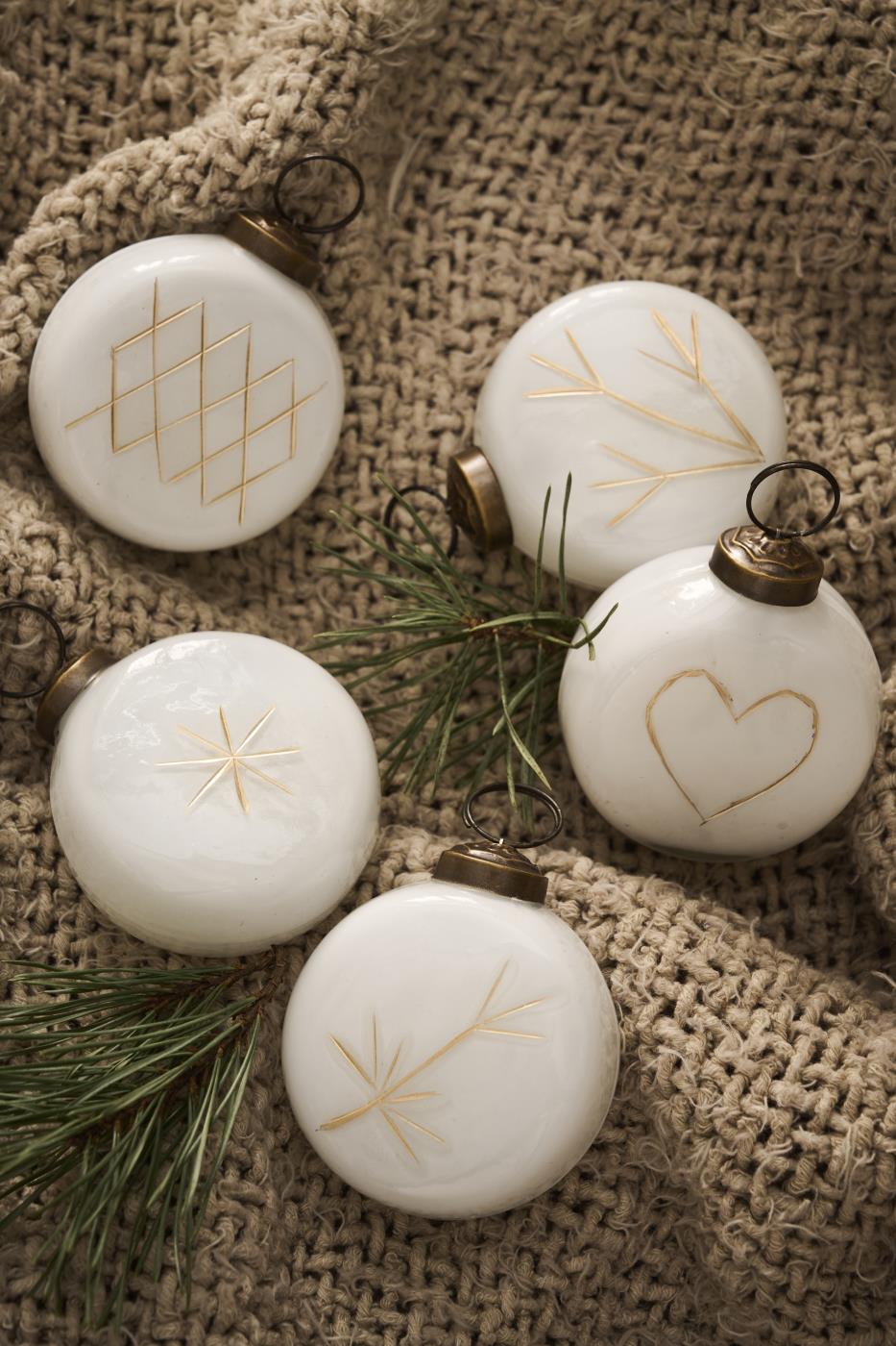 Christmas Bauble - White with Gold Engraving. Set of 5.